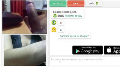 Маж и жена уживаат во мастурбација на странец